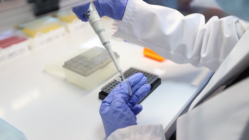 Toman pruebas de ADN a familiares de desaparecidos.