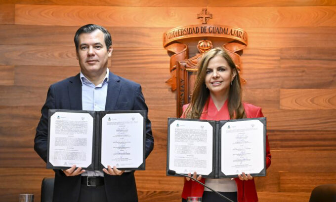 Firman acuerdo para mejorar transporte en CUCBA