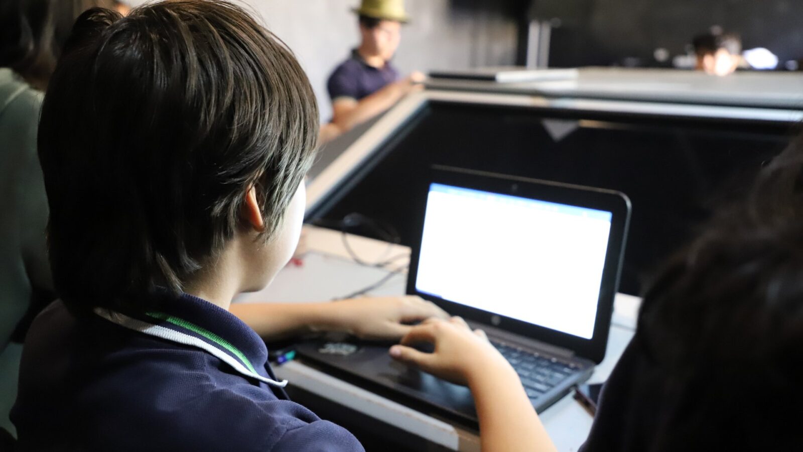 Concurso de de Creación de Videojuegos STEAM Play 2025