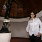 Colabora con labortatorio de EU que investiga las ondas gravitacionales.