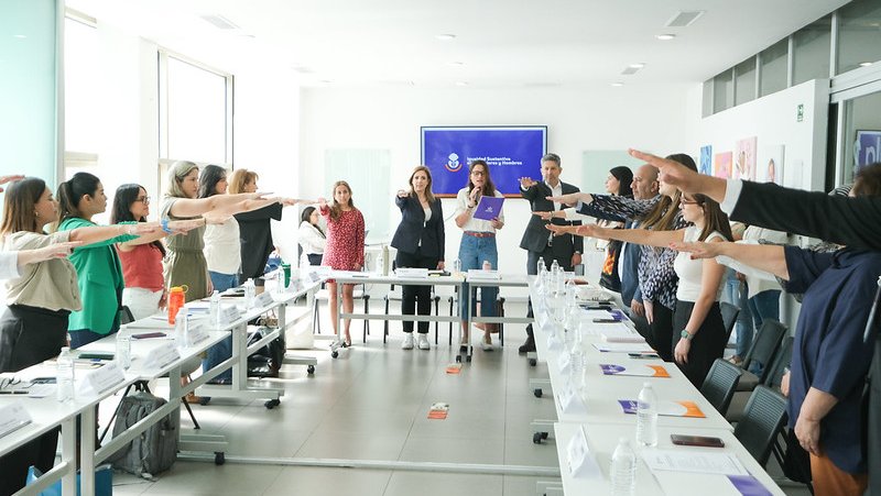 Buscan reducir embarazo adolescente