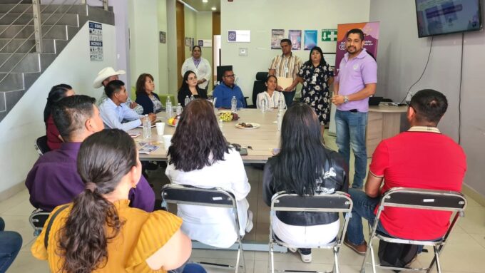Promueven protección a mujeres