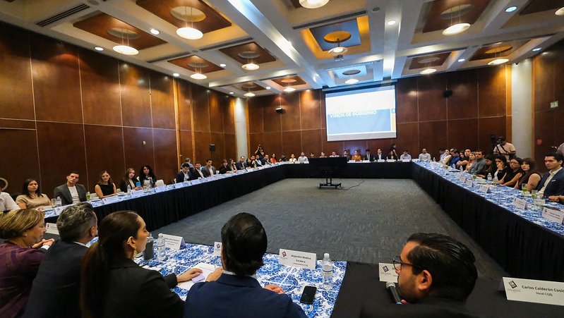 Reunión del Gobernador Pablo Lemus con empresarios
