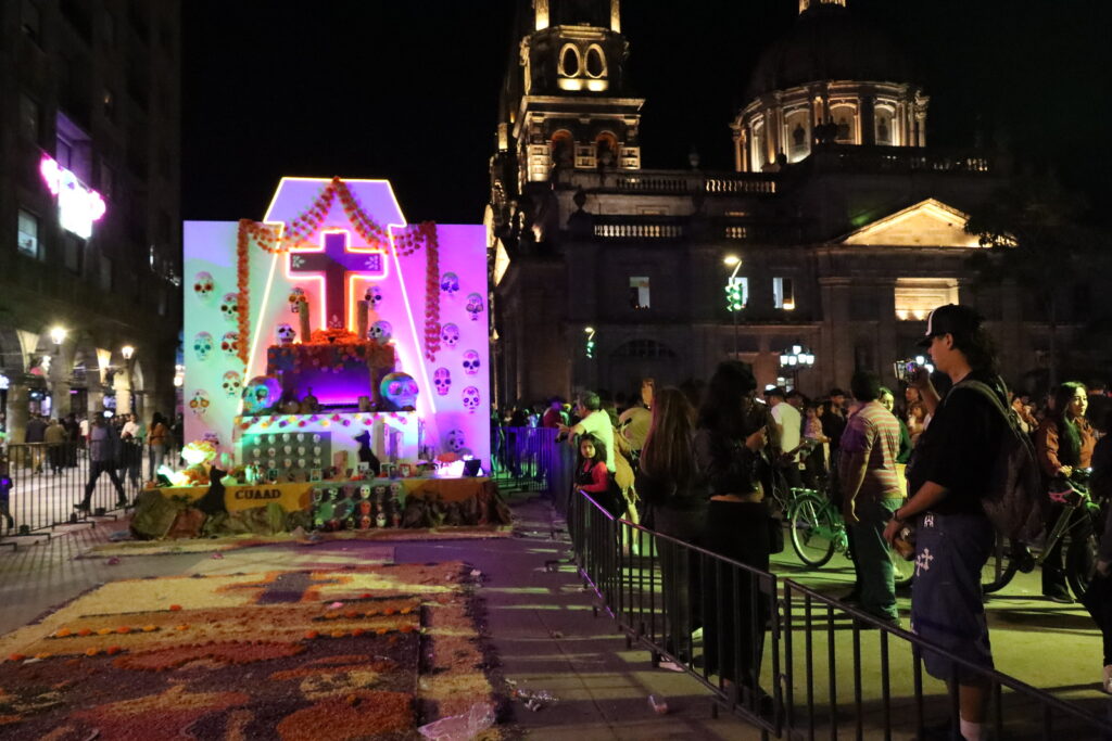 Disfrutan 150 mil festejo de muertos
