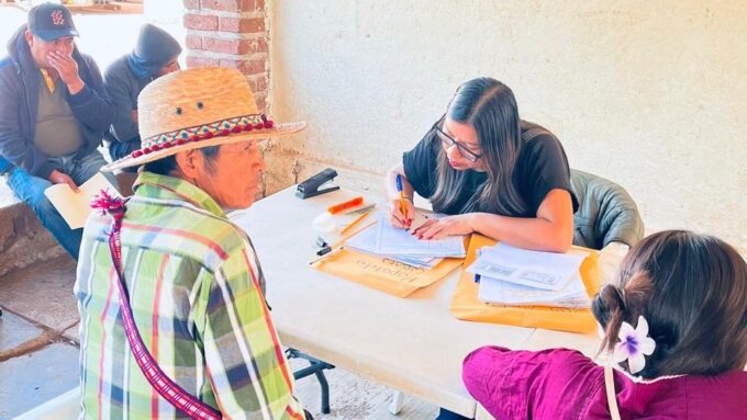 Becan a estudiantes indígenas