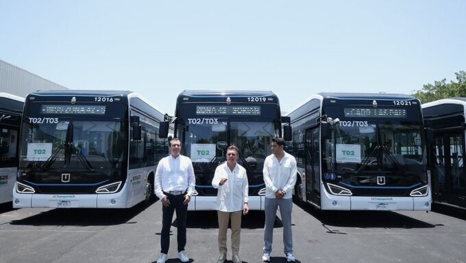Estrena Puerto Vallarta transporte eléctrico