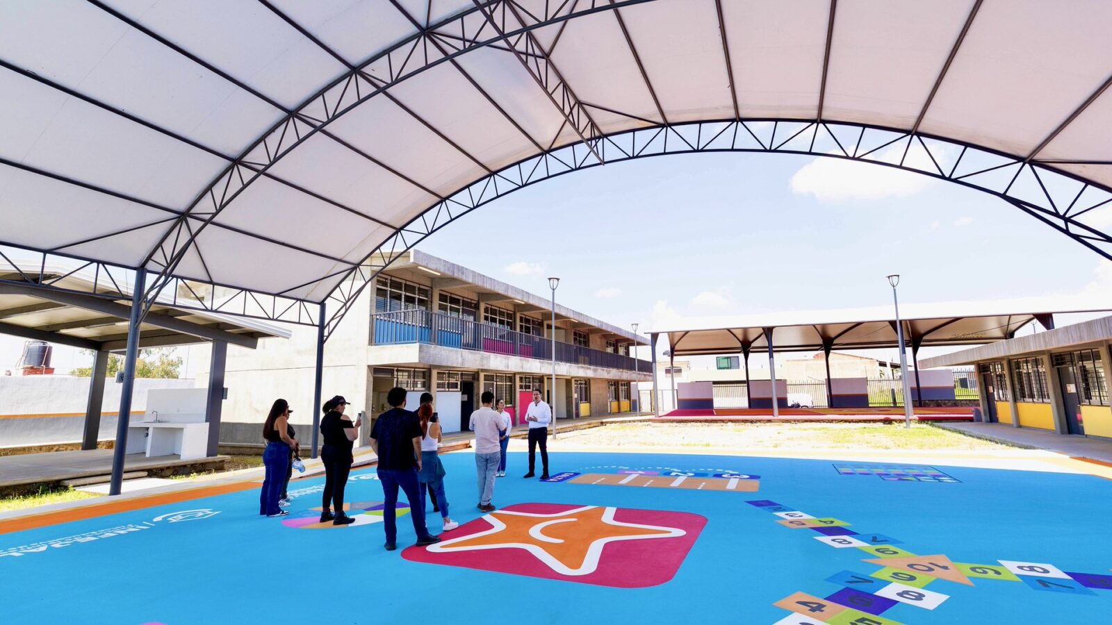 Escuela con Estrella en El Salto