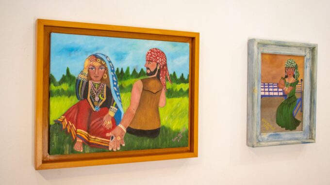 Reúne Arroniz la pintura y escena de Erika Montiel