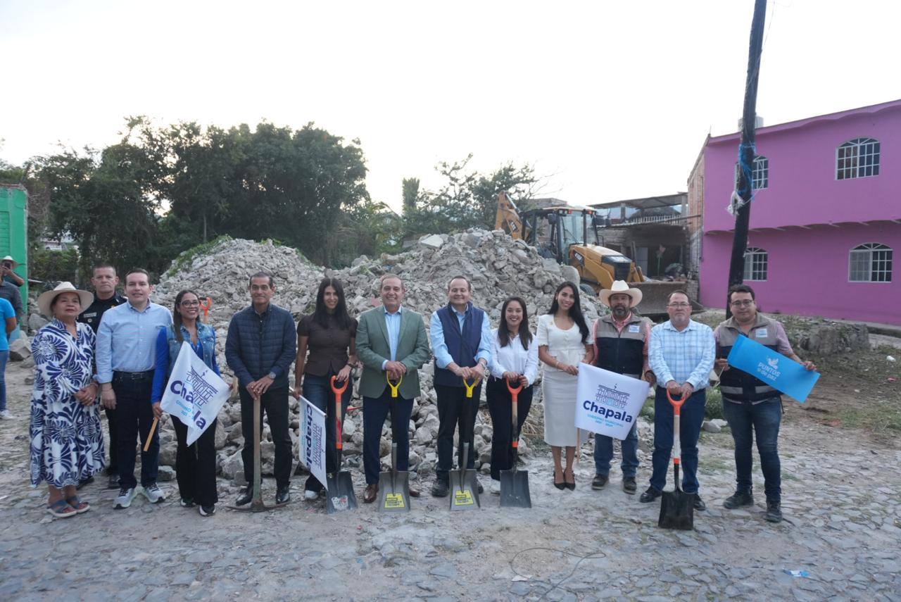 Recuperan espacio público en Chapala.
