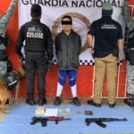 Cae en cateo por presunta venta de sustancias ilícitas.