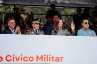 Vero Delgadillo en el Desfile Cívico-Militar