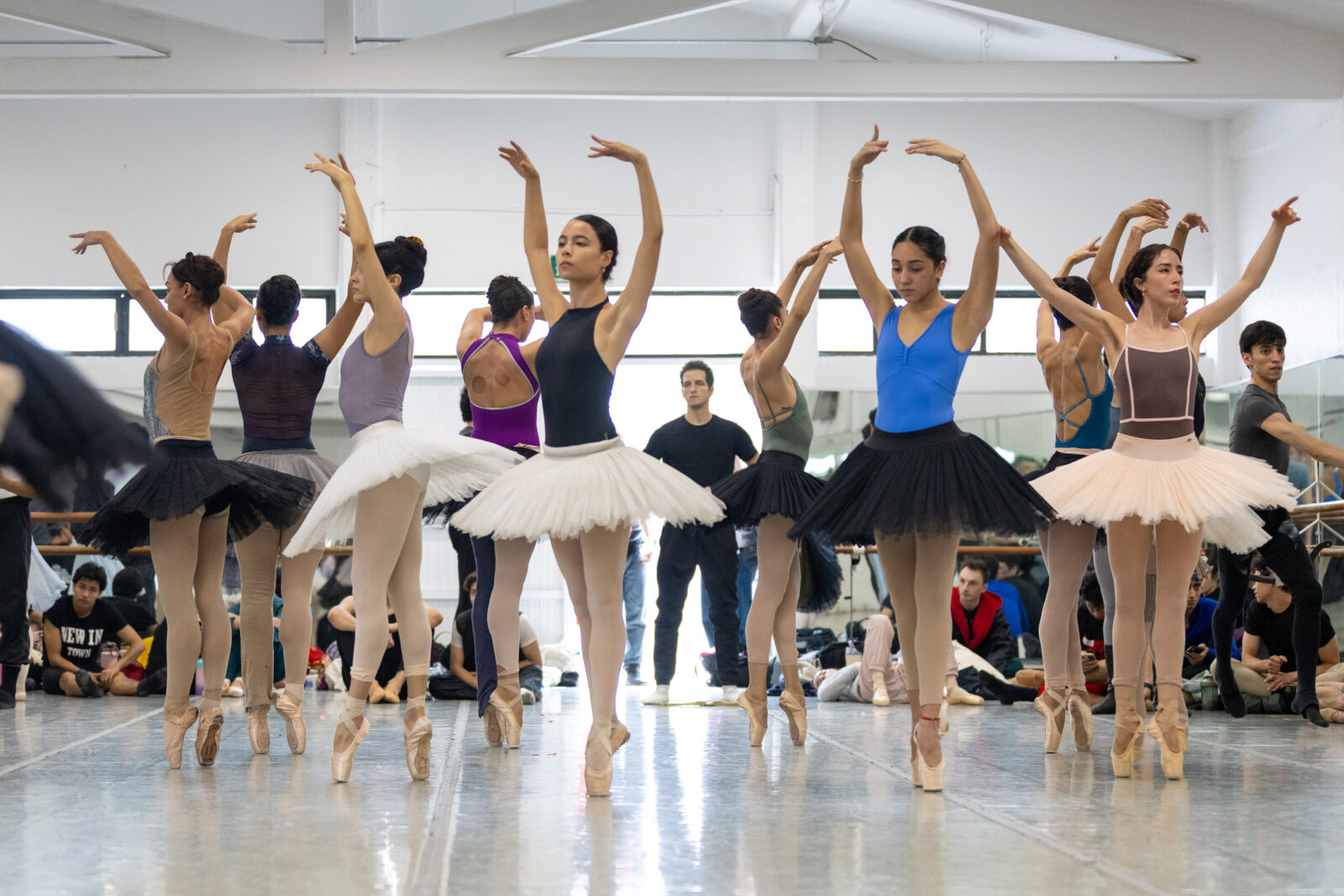 La Compañía Nacional de Danza presenta una versión renovada de El lago de los cisnes en el Auditorio Nacional