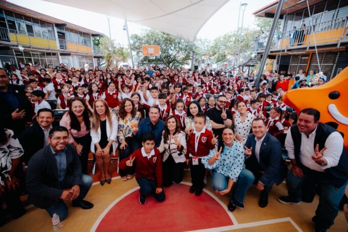 Inaugura Vero Delgadillo obras de rehabilitación en la primaria “Agustín Yáñez”