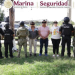 Se ejecutaron seis órdenes de cateo en diversos puntos del estado donde detuvieron a tres personas, les aseguraron armamento, droga y dinero en efectivo