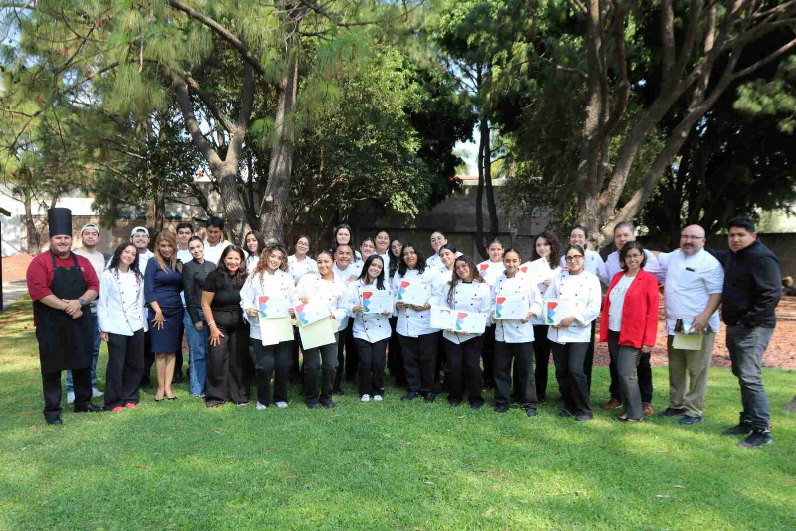 Reconocen participación de alumnos en eventos internacionales.