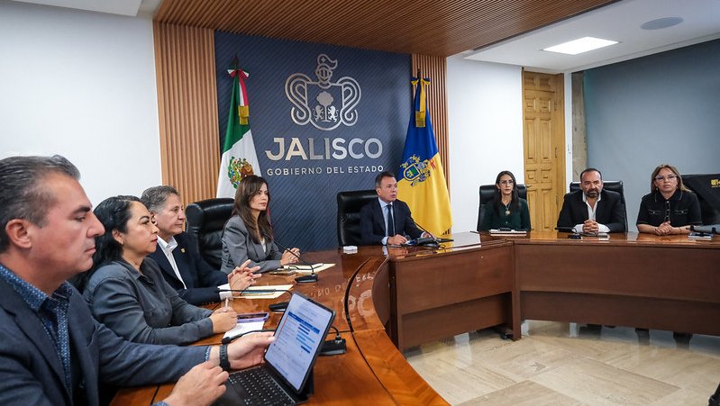 Van tandeos y Acueducto por crisis del agua.