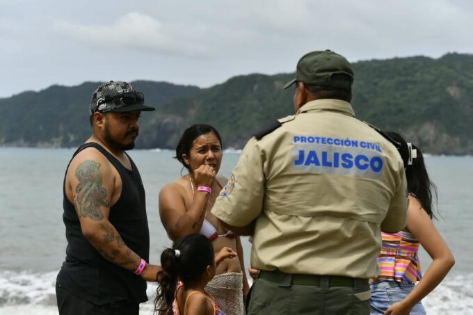 Huracán Simón ya es categoría 4, podría impactar el domimgo.
