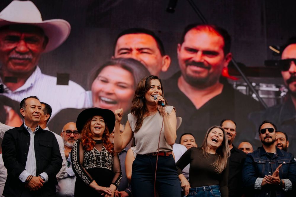 Reconoce Verónica Delgadillo a servidores públicos.
