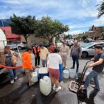 Entrega Guadalajara agua a familias damnificadas.