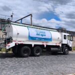 Reparto de agua en pipas en Guadalajara.
